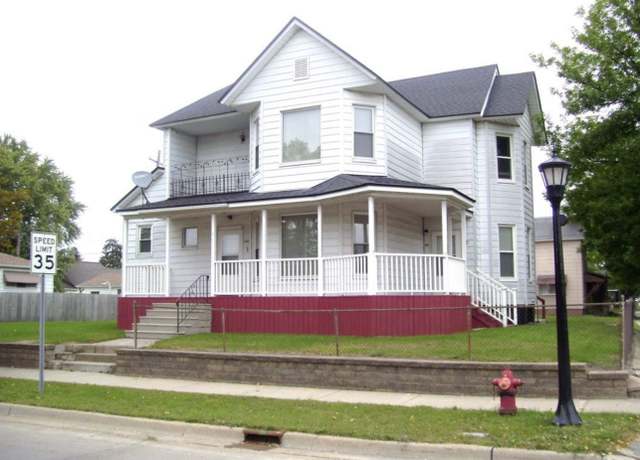Property at 1421 Broadway St, Bay City, MI 48708, 8 beds, 3 baths
