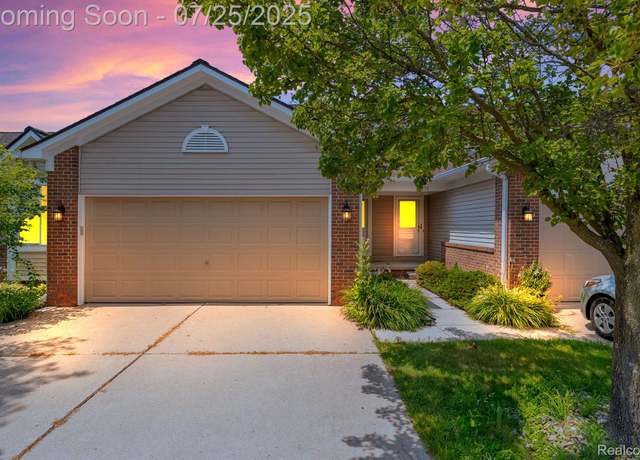 Property at 17580 Freedom Ln, Brownstown, MI 48193, 2 beds, 1.5 baths