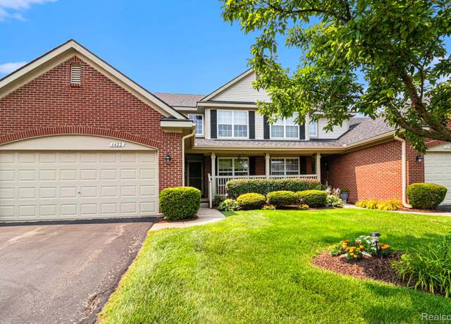 Property at 6422 Club Ct W, Holly Township, MI 48439, 2 beds, 2.5 baths