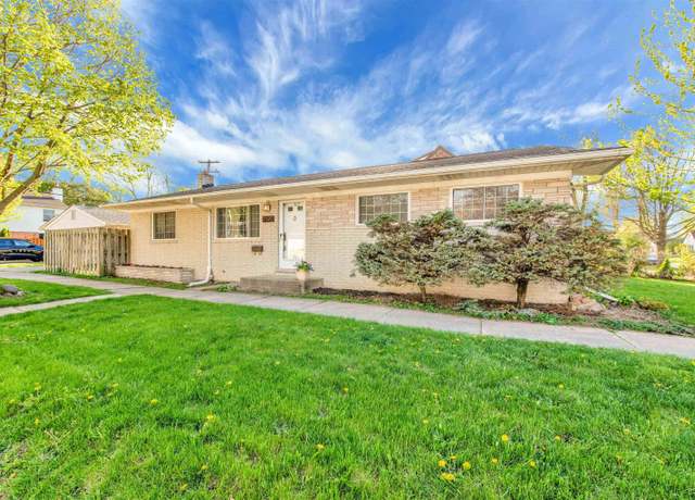 Property at 2107 Hollywood Ave, Grosse Pointe Woods, MI 48236, 2 beds, 2 baths