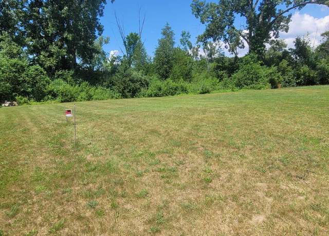 Property at 880 Barren Oaks Dr, Pontiac, MI 48341