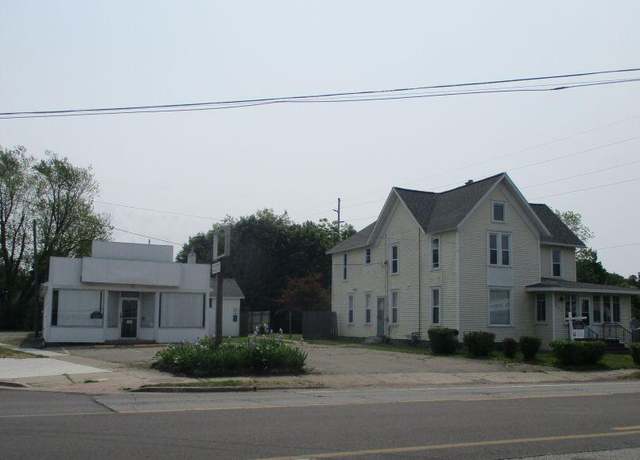 Property at 409 N Nottawa St, Sturgis, MI 49091, 6 beds, 2.5 baths