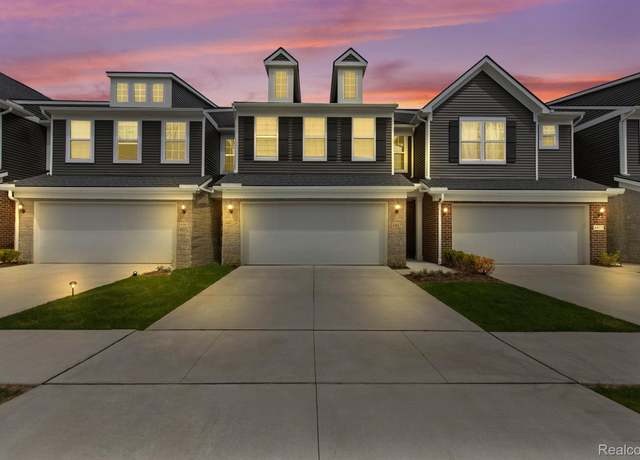 Property at 4867 Glenora Dr, Lake Orion, MI 48359, 3 beds, 2.5 baths