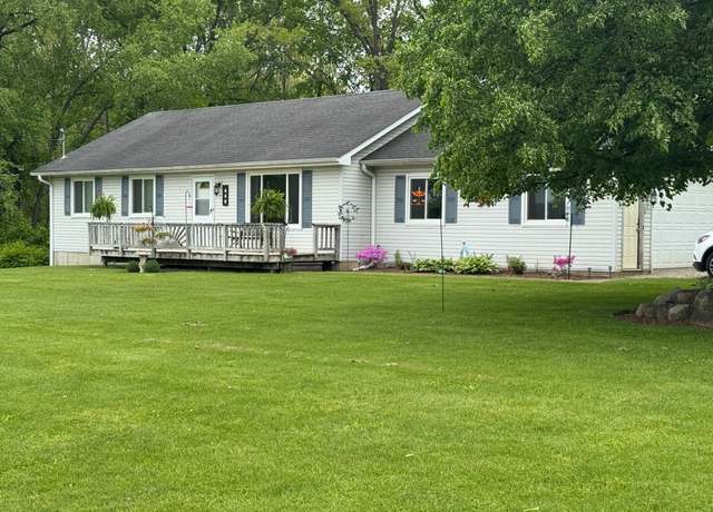 Property at 886 E Rose St, Holly, MI 48442, 3 beds, 2.5 baths