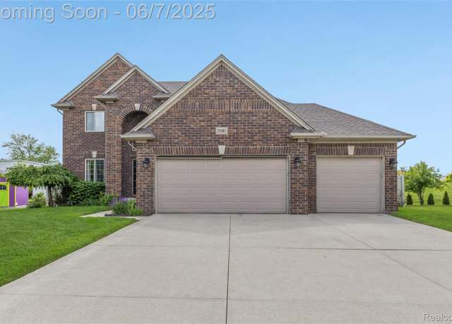 Property at 33481 Ashton Dr, Sterling Heights, MI 48312, 3 beds, 2.5 baths