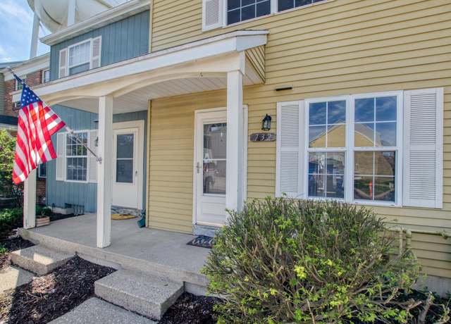 Property at 732 Pinckney Ct, Comstock Park, MI 49321, 2 beds, 1.5 baths