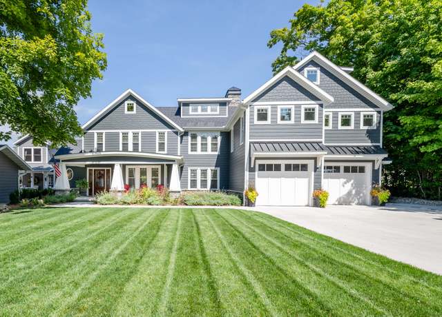 Property at 7881 Lakewood Dr, Coloma, MI 49038, 4 beds, 5 baths