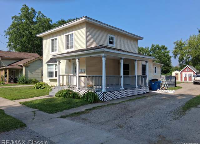 Property at 207 Washington St, Holly, MI 48442, 3 beds, 2 baths