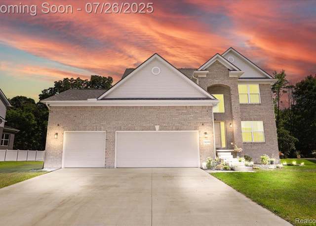 Property at 14189 Red Oak Dr, Belleville, MI 48111, 4 beds, 3 baths