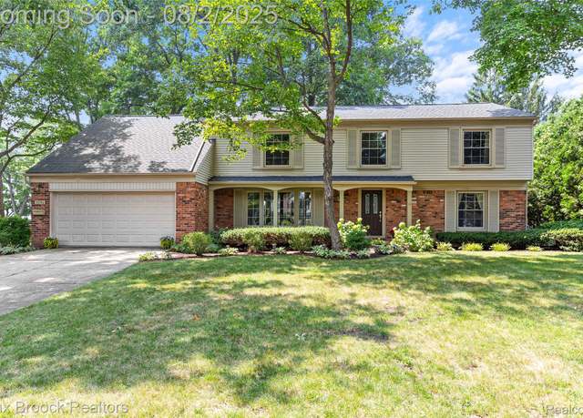 Property at 3246 E Breckenridge Ln, Bloomfield Hills, MI 48301, 5 beds, 3.5 baths