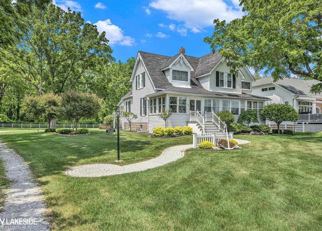 Property at 1520 S Channel Dr, Harsens Island, MI 48028, 3 beds, 1.5 baths