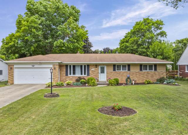Property at 23209 Harrellson St, Macomb, MI 48042, 3 beds, 1.5 baths