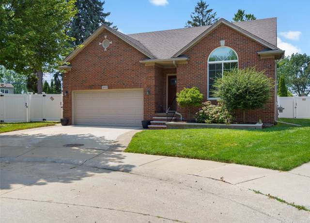 Property at 30933 Burberry Drive Dr, Warren, MI 48092, 3 beds, 2.5 baths