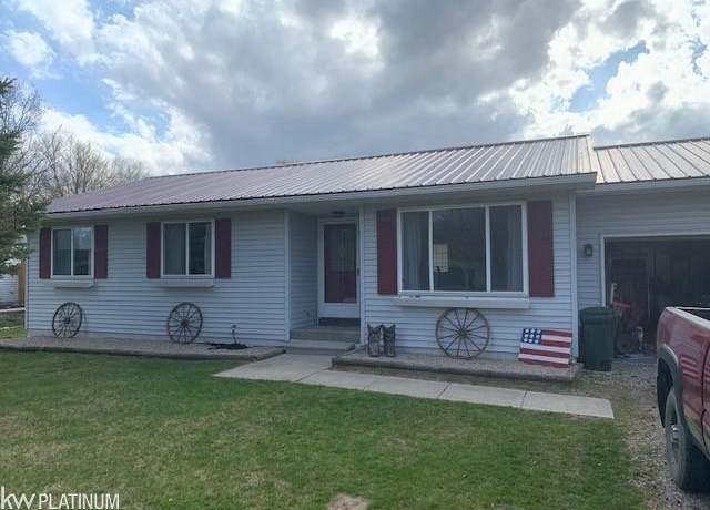 Property at 25 N Flower St, Croswell, MI 48422, 3 beds, 1 bath