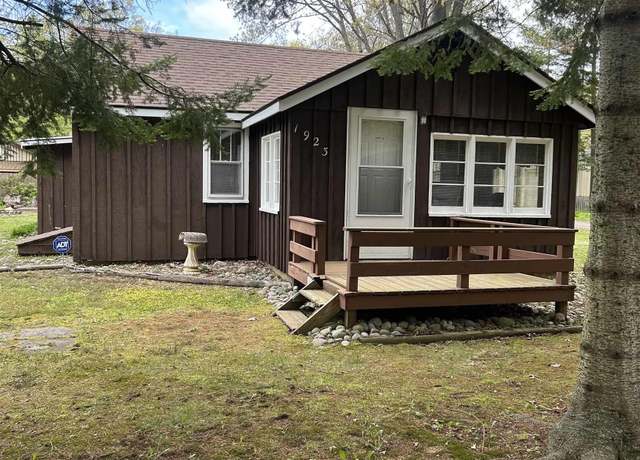Property at 1923 Bear Dr, Oscoda, MI 48750, 2 beds, 1 bath