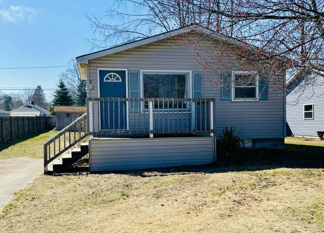 Property at 813 N James St, Ludington, MI 49431, 3 beds, 1 bath