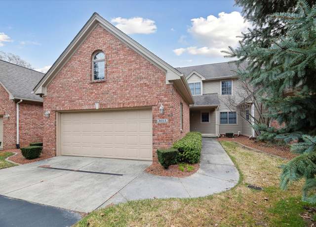 Property at 8015 Woodstone Dr, Grand Blanc, MI 48439, 2 beds, 2.5 baths