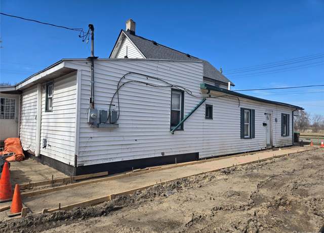 Property at 1270 E 1st St, Monroe, MI 48161, 3 beds, 2 baths