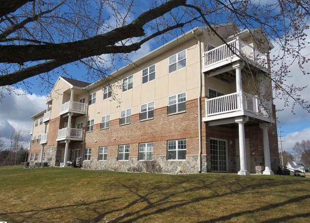 Property at 301 N Lake St #208, Cadillac, MI 49601, 1 bed, 1.5 baths