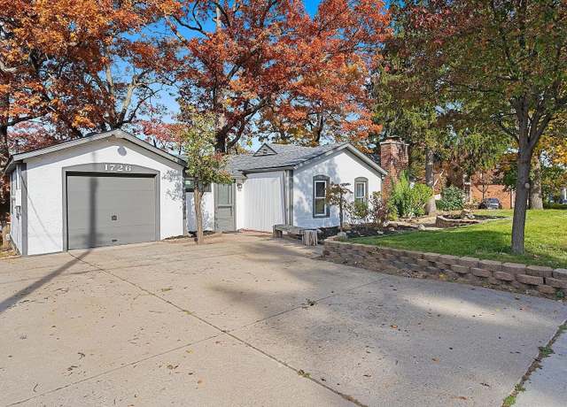 Property at 1726 W Oakley Park Rd, Commerce Twp, MI 48390, 3 beds, 2 baths