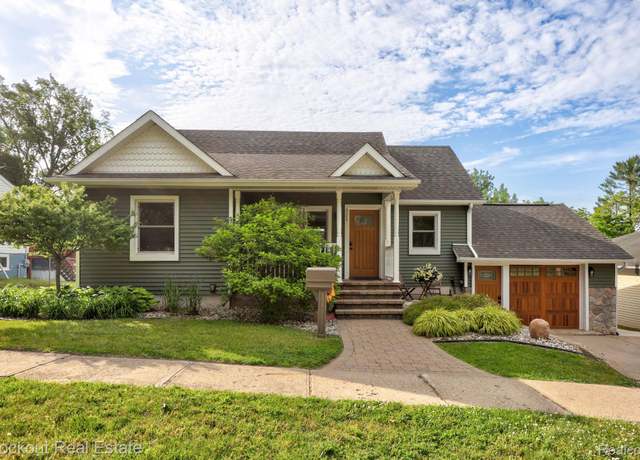 Property at 321 Prospect St, Vassar, MI 48768, 4 beds, 3 baths
