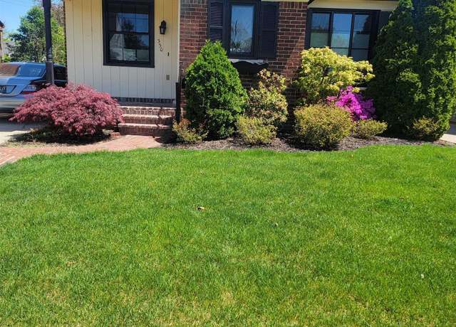 Property at 330 Devonshire St, Dearborn, MI 48124, 3 beds, 3 baths