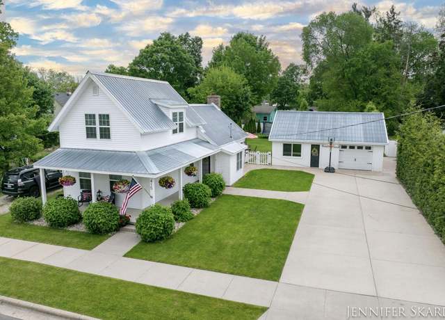 Property at 415 North St, Lowell, MI 49331, 3 beds, 2 baths
