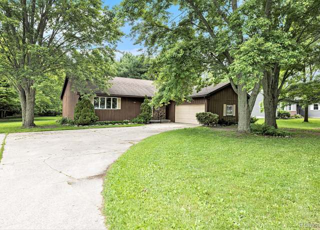 Property at 4144 Bonisteel Rd, Fort Gratiot, MI 48059, 3 beds, 2 baths