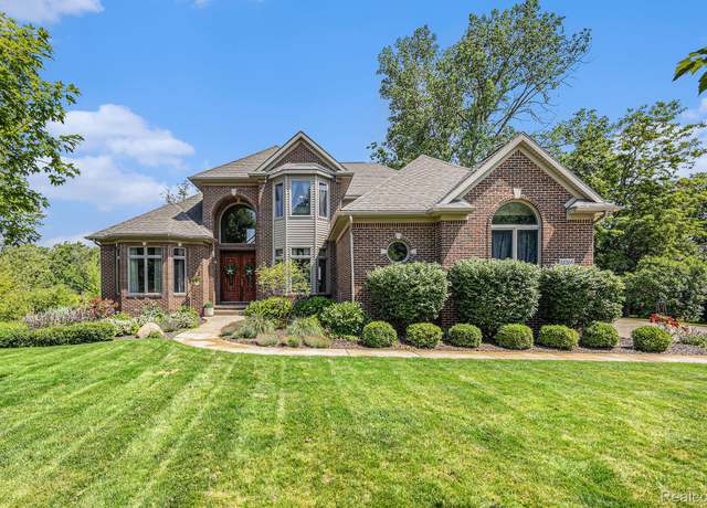 Property at 13265 Harborview Dr, Linden, MI 48451, 5 beds, 4.5 baths