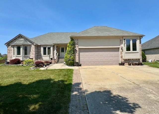 Property at 4871 Bayleaf Dr, Sterling Heights, MI 48314, 3 beds, 2.5 baths