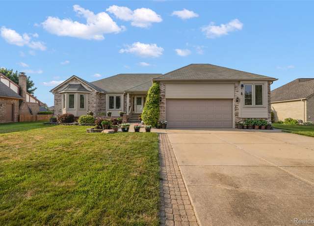 Property at 4871 Bayleaf Dr, Sterling Heights, MI 48314, 3 beds, 2.5 baths