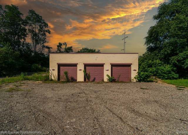 Property at 421 N Paddock St, Pontiac, MI 48342