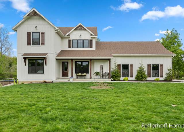 Property at 900 Noto Ln, Sparta, MI 49345, 3 beds, 2.5 baths
