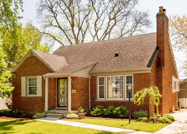 Property at 1211 Torrey Rd, Grosse Pointe Woods, MI 48236, 4 beds, 2 baths