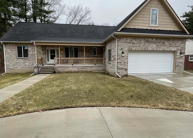 Property at 23357 Valley View Dr, Southfield, MI 48033, 4 beds, 2.5 baths