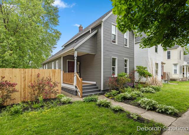 Property at 1132 Jennette Ave NW, Grand Rapids, MI 49504, 3 beds, 2 baths