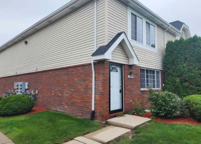 Property at 29784 Beverly Ln, Chesterfield Twp, MI 48047, 2 beds, 1.5 baths