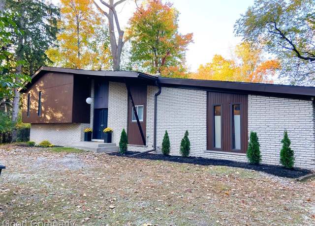 Property at 19594 Mahon St, Southfield, MI 48075, 4 beds, 2 baths