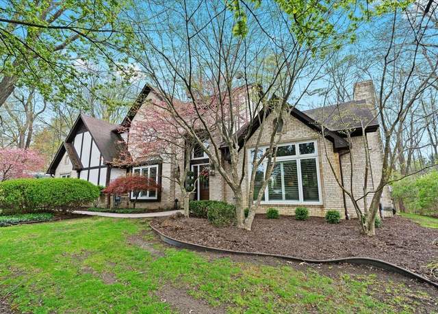Property at 8746 S Christine Dr, Brighton, MI 48114, 3 beds, 2.5 baths