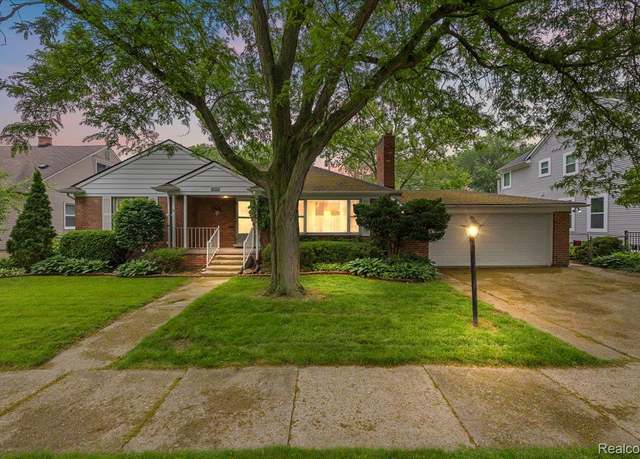 Property at 2652 Buckingham Ave, Berkley, MI 48072, 3 beds, 2 baths