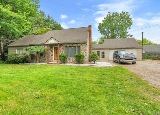 Property at 30930 Pennsylvania Rd, Romulus, MI 48174, 5 beds, 2 baths