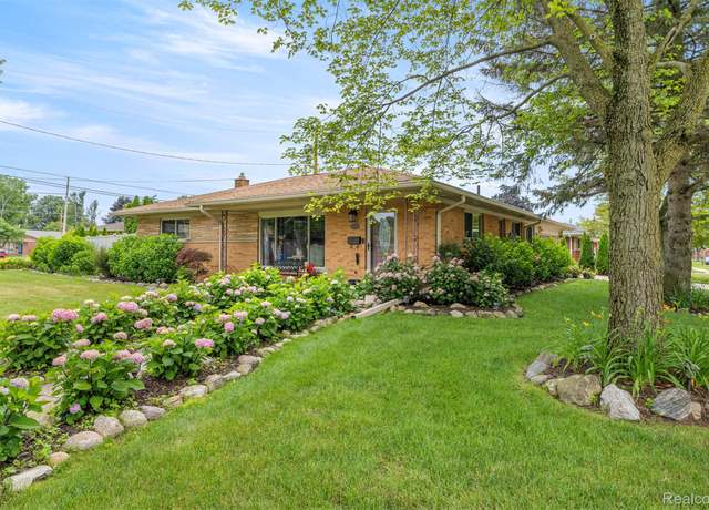 Property at 8570 Rockland St, Dearborn Heights, MI 48127, 4 beds, 2.5 baths