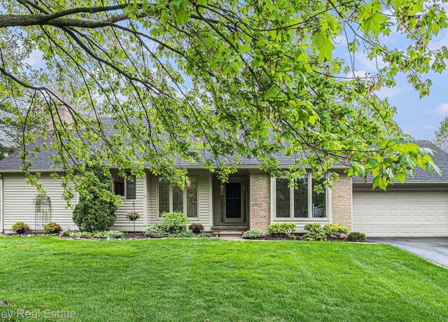 Property at 4659 Pine Eagles Dr #33, Brighton, MI 48116, 3 beds, 2 baths
