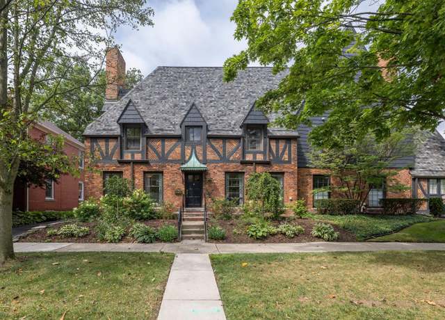 Property at 319 Rivard Rd, Grosse Pointe, MI 48230, 5 beds, 3.5 baths