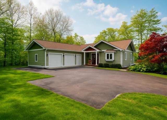 Property at 9150 S Majestic Ridge Dr, Traverse City, MI 49684, 4 beds, 2.5 baths