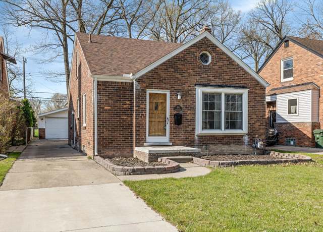 Property at 1981 Kenmore Dr, Grosse Pointe Woods, MI 48236, 3 beds, 1.5 baths