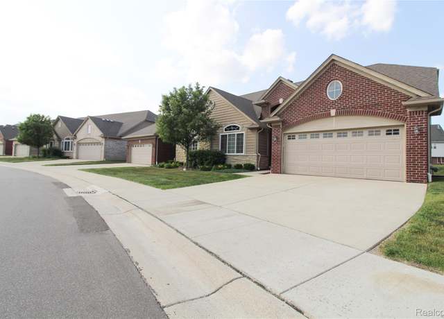 Property at 30475 Berghway Trl, Warren, MI 48092, 3 beds, 4 baths