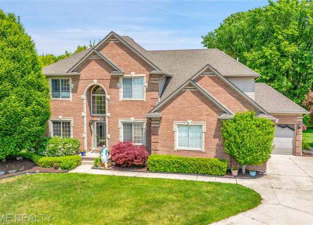 Property at 18483 Tarpey Dr, Macomb, MI 48044, 4 beds, 4 baths