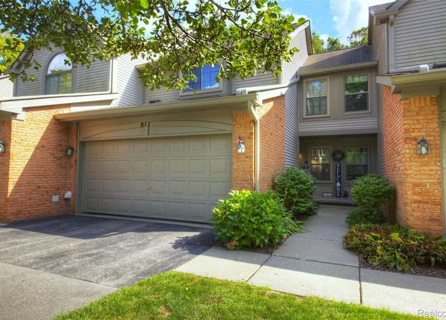 Property at 811 Woodridge Hills Dr, Brighton, MI 48116, 2 beds, 3.5 baths