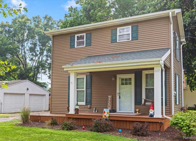 Property at 607 W Henry St, Charlotte, MI 48813, 3 beds, 1.5 baths